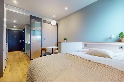 Studio to rent, First Way