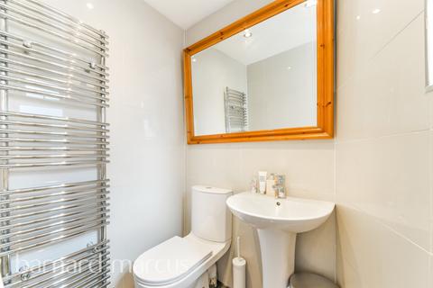 7 bedroom end of terrace house for sale, Springfield Avenue, London