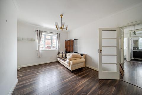 3 bedroom apartment for sale, Dorchester Court, Colney Hatch Lane, London