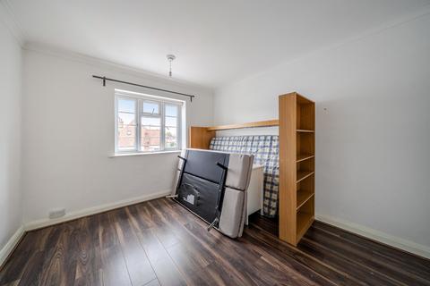 3 bedroom apartment for sale, Dorchester Court, Colney Hatch Lane, London