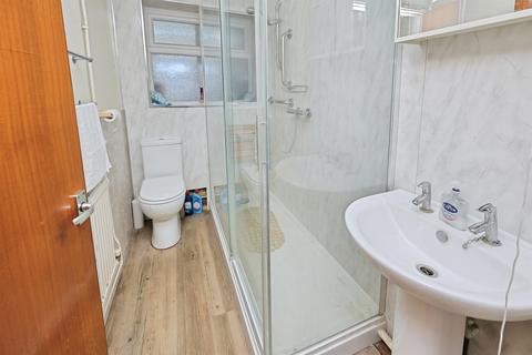 3 bedroom detached bungalow for sale, Falcon Road West, Norwich
