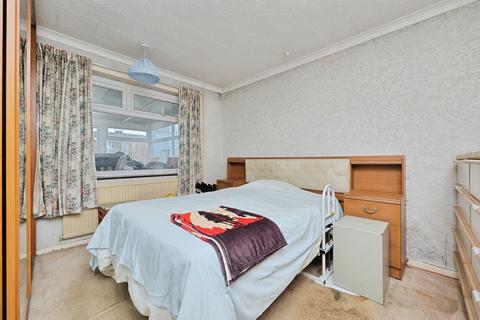 3 bedroom detached bungalow for sale, Falcon Road West, Norwich