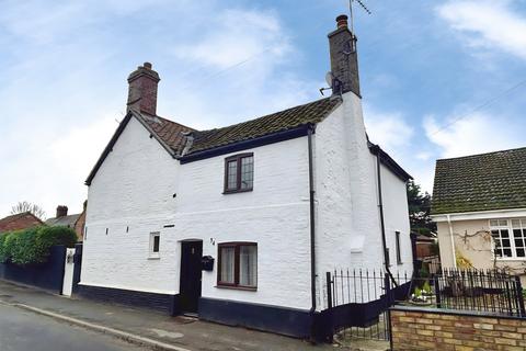2 bedroom end of terrace house for sale, High Street, Chippenham, Ely