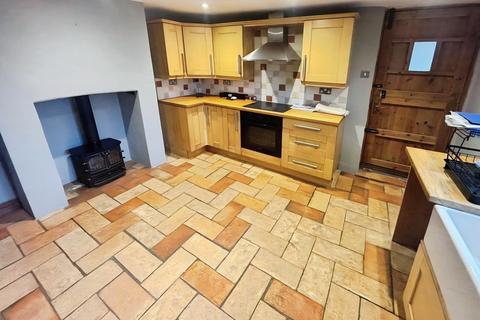 2 bedroom end of terrace house for sale, High Street, Chippenham, Ely