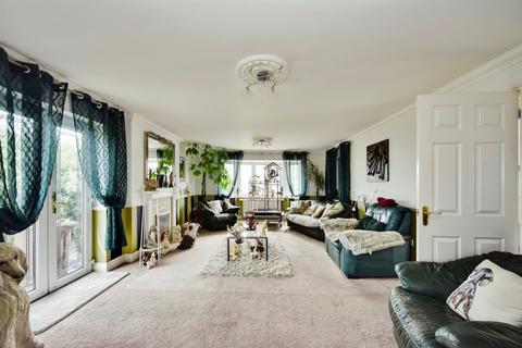 4 bedroom detached house for sale, Baldwin Road, Minster On Sea, Sheerness