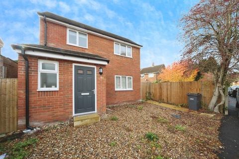 2 bedroom detached house for sale, Mangrove Road, Luton