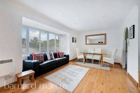 3 bedroom maisonette for sale, Linwood Close, London