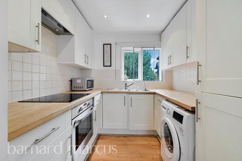 3 bedroom maisonette for sale, Linwood Close, London