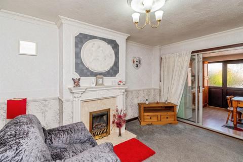 3 bedroom semi-detached house for sale, Woden Road East, Wednesbury