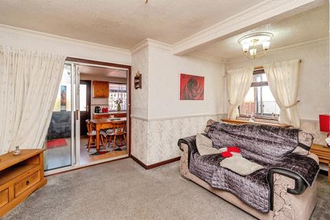 3 bedroom semi-detached house for sale, Woden Road East, Wednesbury