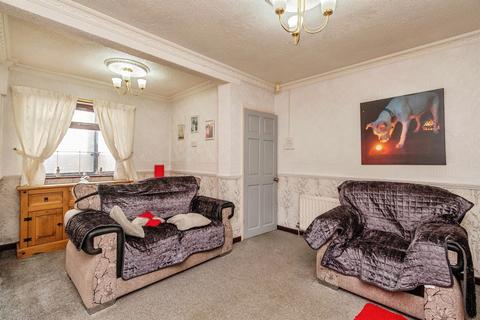 3 bedroom semi-detached house for sale, Woden Road East, Wednesbury