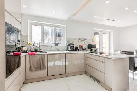 4 bedroom end of terrace house for sale, Deering Close, Bristol