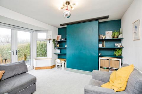 2 bedroom semi-detached house for sale, Sunnybank Crescent, Greetland