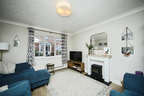 3 bedroom semi-detached house for sale, Summerleaze Crescent, Taunton
