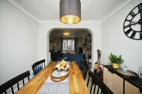 3 bedroom semi-detached house for sale, Summerleaze Crescent, Taunton