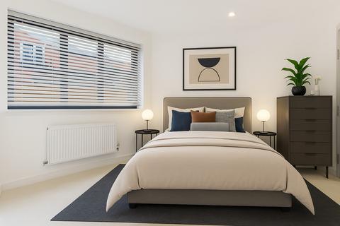 3 bedroom ground floor flat for sale, Acacia Road, London