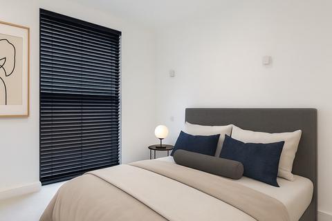 3 bedroom ground floor flat for sale, Acacia Road, London