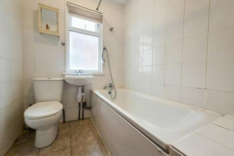 3 bedroom terraced house for sale, Chichester Road, London
