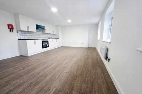 2 bedroom flat to rent, Silver Street, Enfield