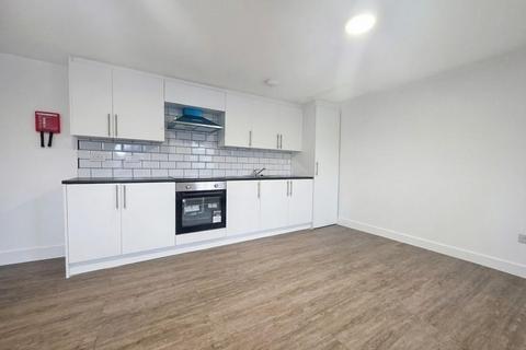 2 bedroom flat to rent, Silver Street, Enfield