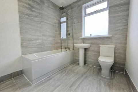 3 bedroom semi-detached house to rent, Church Street, London