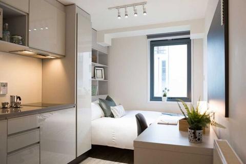 Studio to rent, Market Road