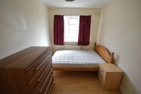 2 bedroom flat for sale, Edgware HA8