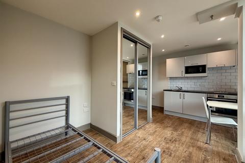 Studio to rent - Week Street