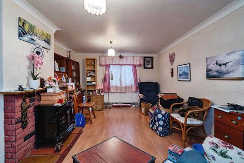 3 bedroom terraced house for sale, St. Johns Way, Thetford