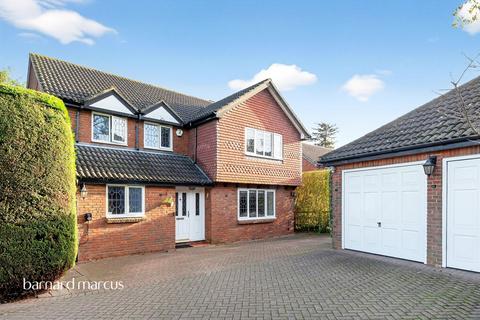 4 bedroom detached house for sale, Cleveland Gardens, Worcester Park