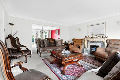 4 bedroom detached house for sale, Cleveland Gardens, Worcester Park