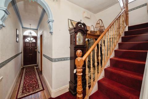 4 bedroom end of terrace house for sale, High Road, Gorleston, Great Yarmouth
