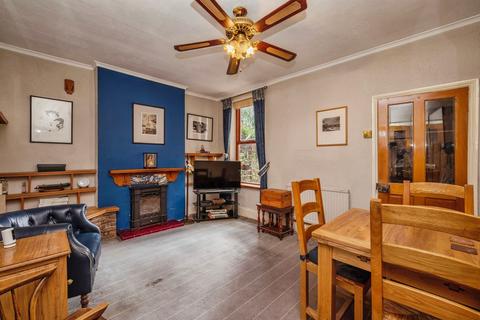 4 bedroom end of terrace house for sale, High Road, Gorleston, Great Yarmouth