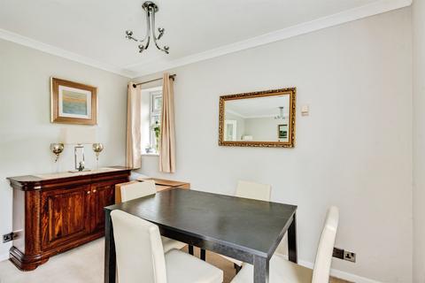 undefined, Farmers Close, Witney