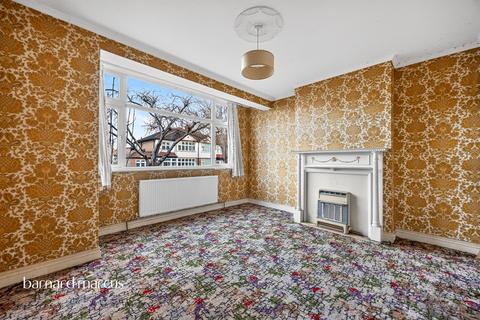 3 bedroom semi-detached house for sale, Royston Avenue, Wallington