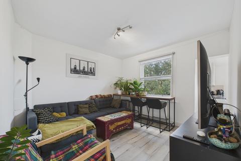 2 bedroom flat for sale, Batoum Gardens, London