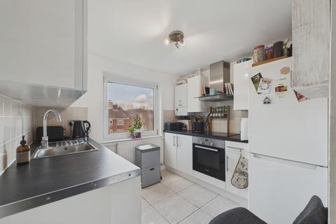 2 bedroom flat for sale, Batoum Gardens, London