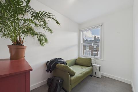 2 bedroom flat for sale, Batoum Gardens, London