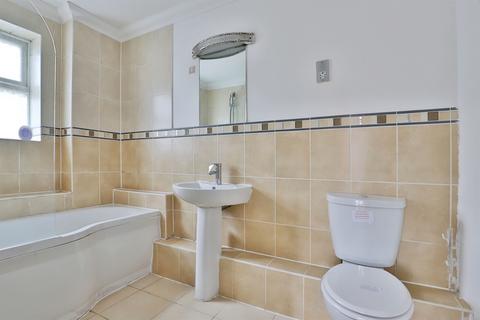 2 bedroom flat for sale, Richmond Park Road, Bournemouth