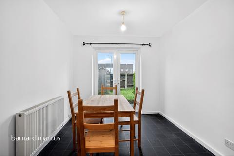 3 bedroom end of terrace house for sale, Millson Close, London