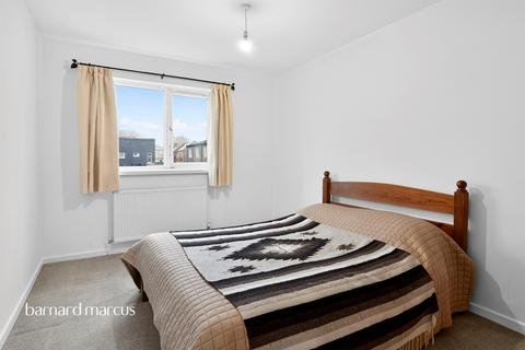 3 bedroom end of terrace house for sale, Millson Close, London