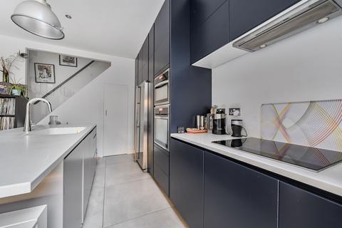 3 bedroom terraced house for sale, Puller Road, Barnet