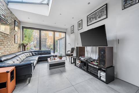 3 bedroom terraced house for sale, Puller Road, Barnet