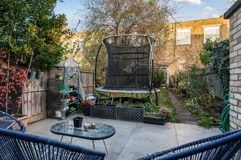 3 bedroom terraced house for sale, Puller Road, Barnet