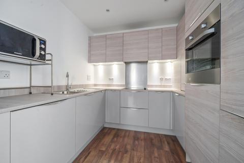 1 bedroom flat for sale, High Road, London