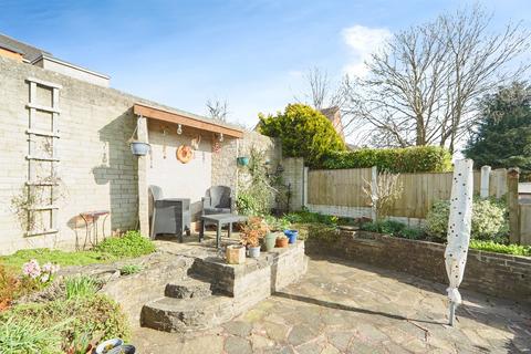 undefined, Banksfield Avenue, Yeadon, Leeds