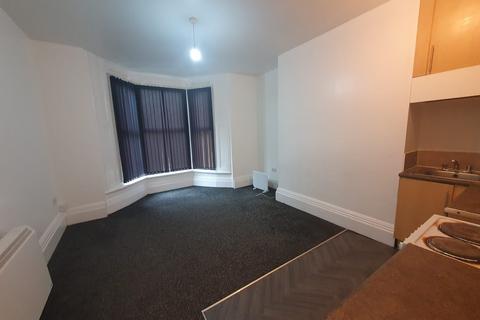 1 bedroom flat to rent, Flat ,  Park Road, Bolton