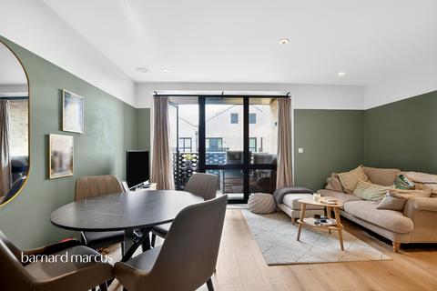 undefined, Middle Road, London