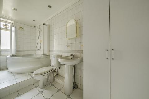 1 bedroom flat for sale, Kensington Hall Gardens, London