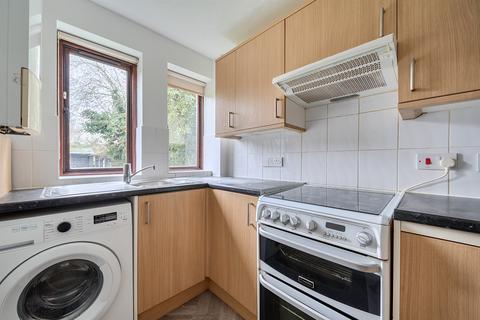 2 bedroom ground floor flat for sale, Uplands Park Road, Enfield